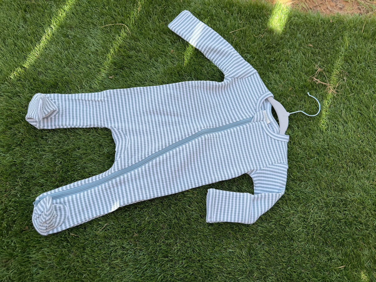 🩵 Blue Stripe Ribbed Zipper Sleeper
